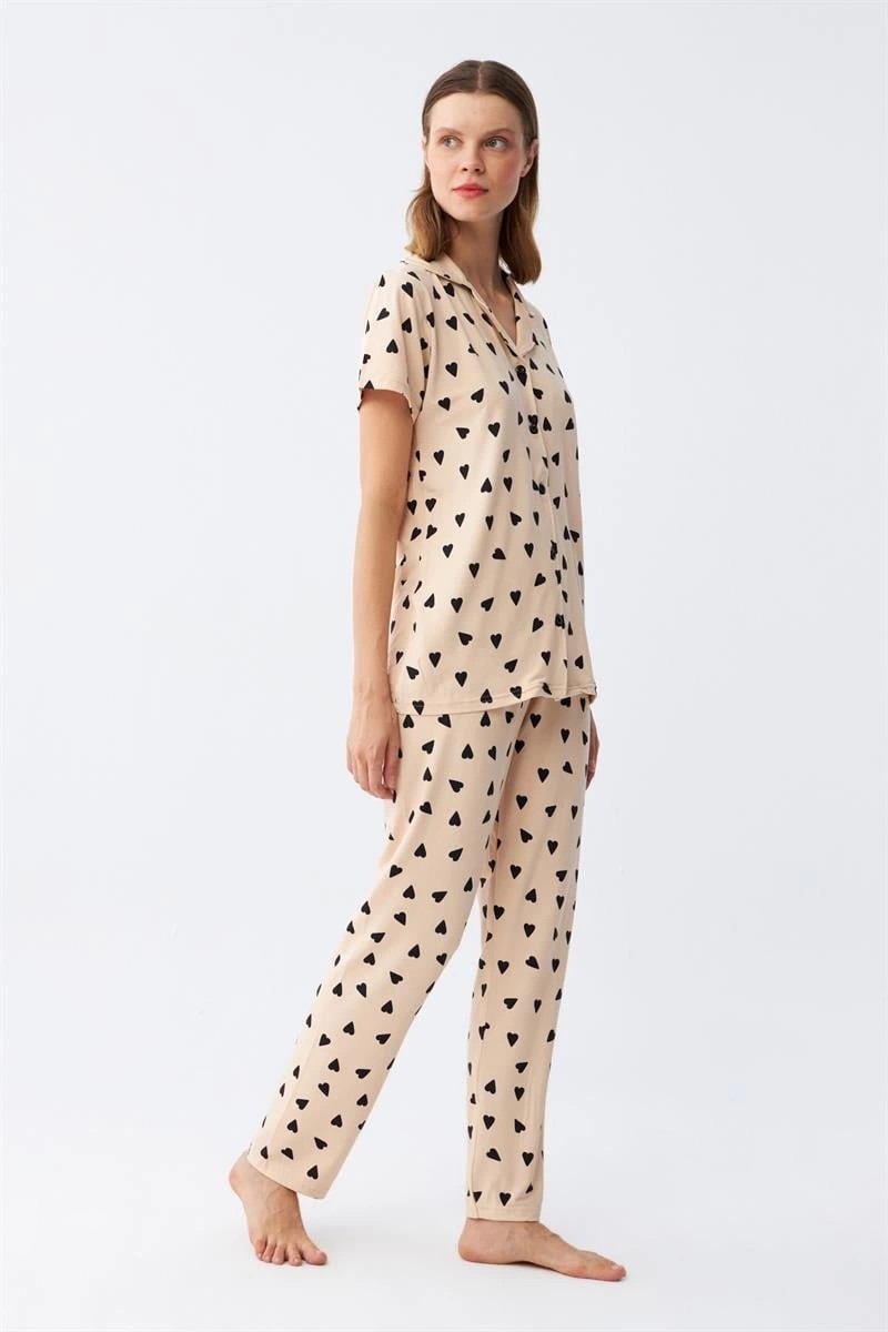 mery Kadın Krem Rengi Kalp Desenli Önden Düğmeli Pijama Takımı Mery görsel 2
