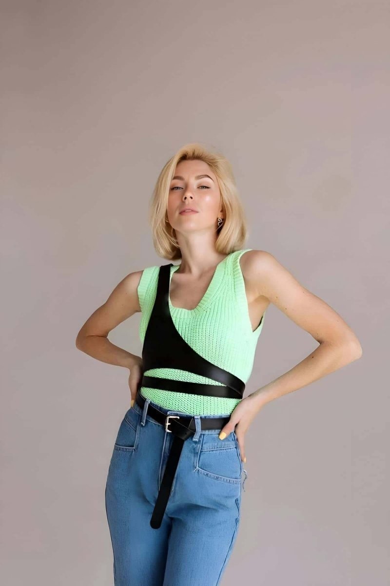 Çamaşır Kenti Üçgen Giysi Göğüs Kemeri, Tek Omuzdan Askılı Deri Harness - BRF1120
