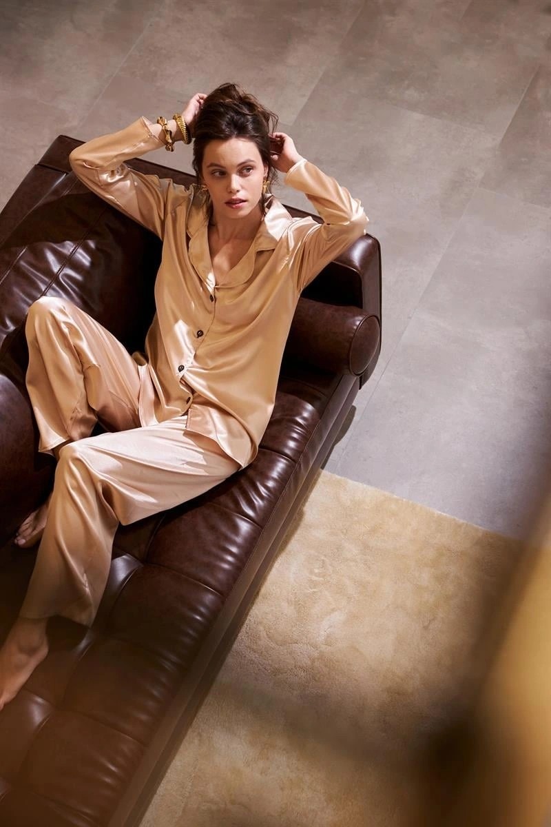 mery Moda Kadın Bej Oversize Saten Pijama Takımı, Rahat Kesim Şık Ev Giyim Seti Beruflic görsel 4