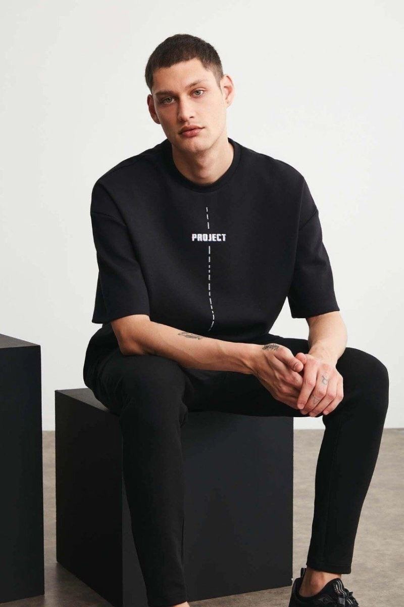 Fantastik Store Erkek Baskılı T-Shirt Kısa Kol Bisiklet Yaka Regular Fit Rahat Kalıp Tişört - Siyah görsel 2