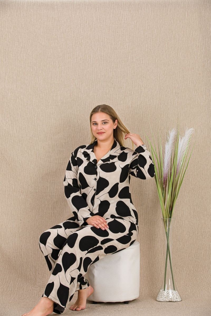 bebekokusu Büyük Beden Siyah Beyaz Kalp Desenli Düğmeli Uzun Kol Viskon Pijama Takımı