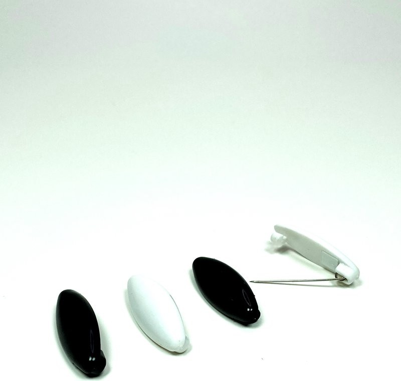 Uravas Store 4 Adet Plastik Çengelli Eşarp ve Şal Iğnesi Siyah Beyaz 4 cm görsel 2