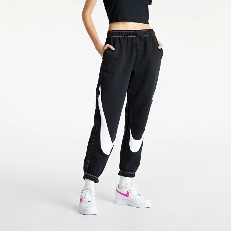 Nike Bol Kalıp Bir Beden Küçük Almanızı Öneriyoruz) Sportswear Swoosh Fleece Kadın Siyah Eşofman Altı