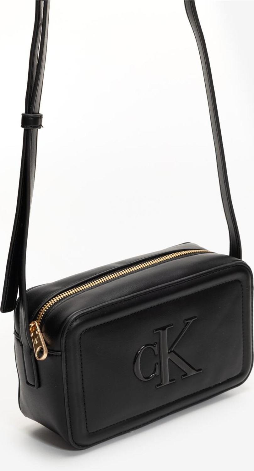 Calvin Klein Siyah Kadın Çapraz Çanta Ergonomik Tasarım ile Şık Görünüm Sunuyor LV04F3220G görsel 6