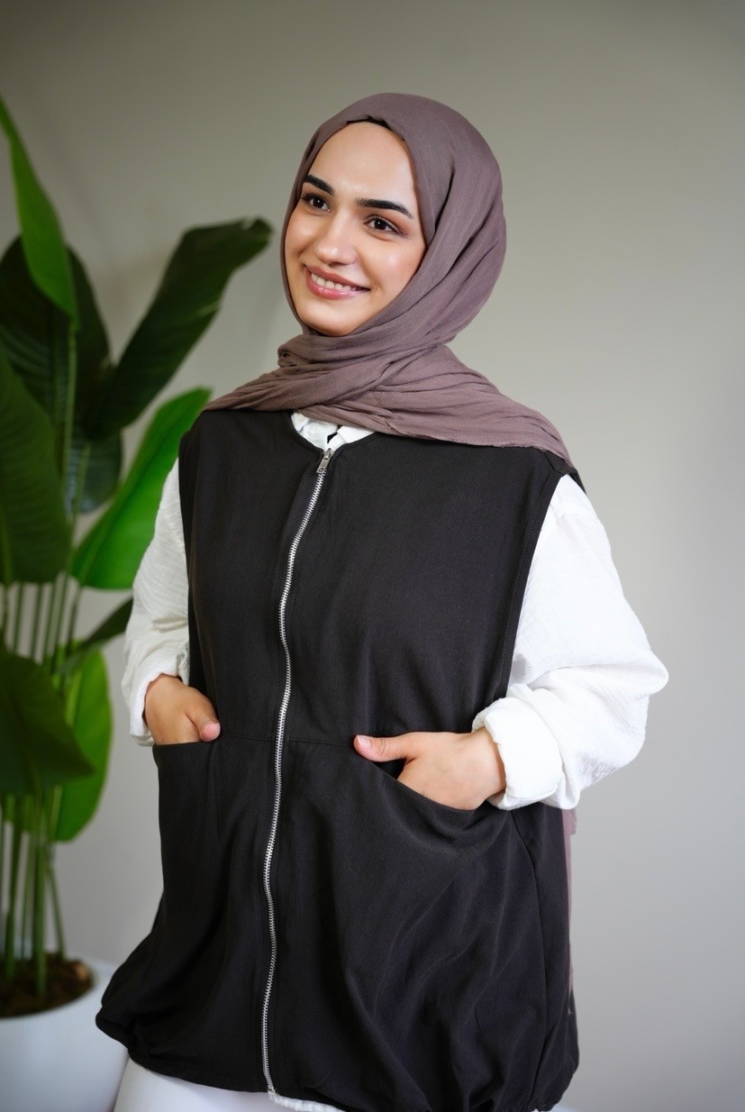 Gamze Özkurt Yelek görsel 2