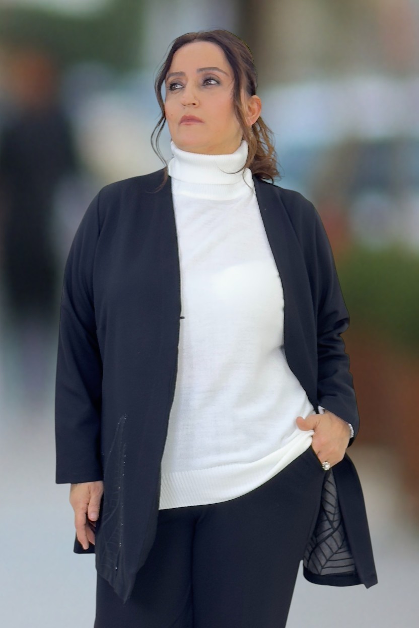 Yagmur Beren YAĞMURBEREN Yagmur Beren Siyah Taş Ile Yaprak Desen Işlemeli Agraf Kapama Çelik Örgü Büyük Beden Ceket görsel 5