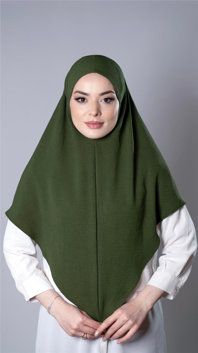 Hürrem Bone Lacivert Pratik Hazır Geçmeli Tesettür Eşarp Aerobin Kumaş Düz Hijab 2309_02