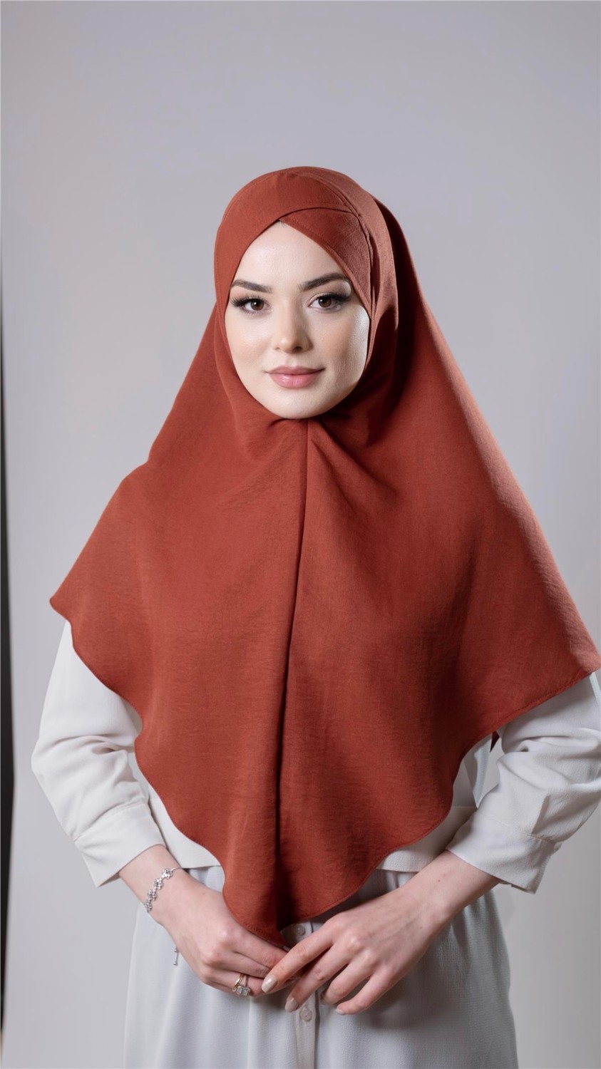 Hürrem Bone Bej Pratik Hazır Geçmeli Tesettür Eşarp Pamuk Caz Kumaş Tek Katlı Çapraz Hijab 2305_12