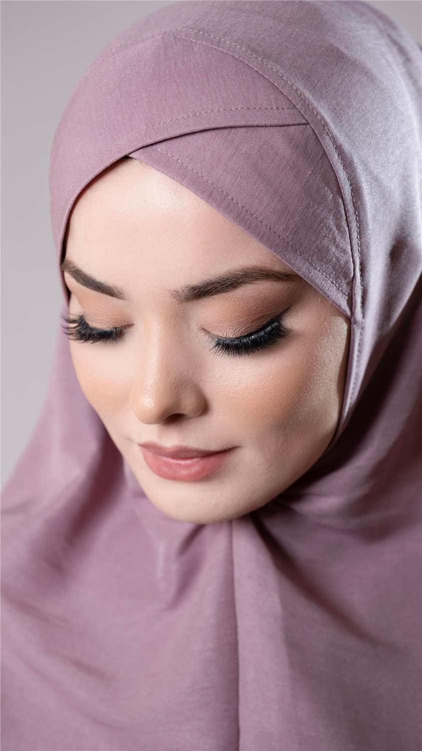 Hürrem Bone Bej Pratik Hazır Geçmeli Tesettür Eşarp Pamuk Caz Kumaş Tek Katlı Çapraz Hijab 2305_12 görsel 3