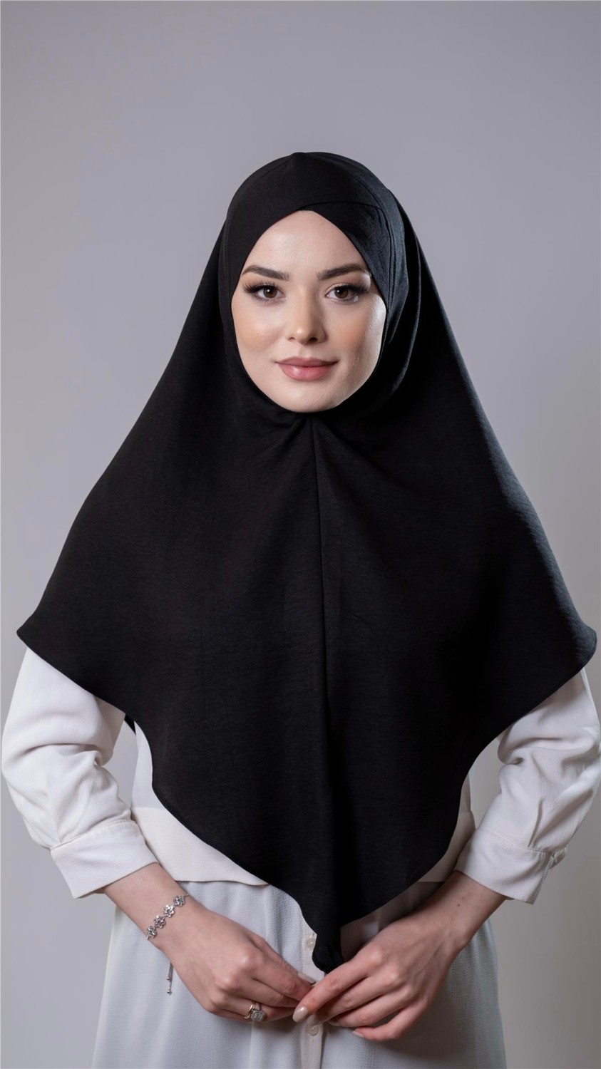 Hürrem Bone Bej Pratik Hazır Geçmeli Tesettür Eşarp Pamuk Caz Kumaş Tek Katlı Çapraz Hijab 2305_12 görsel 5