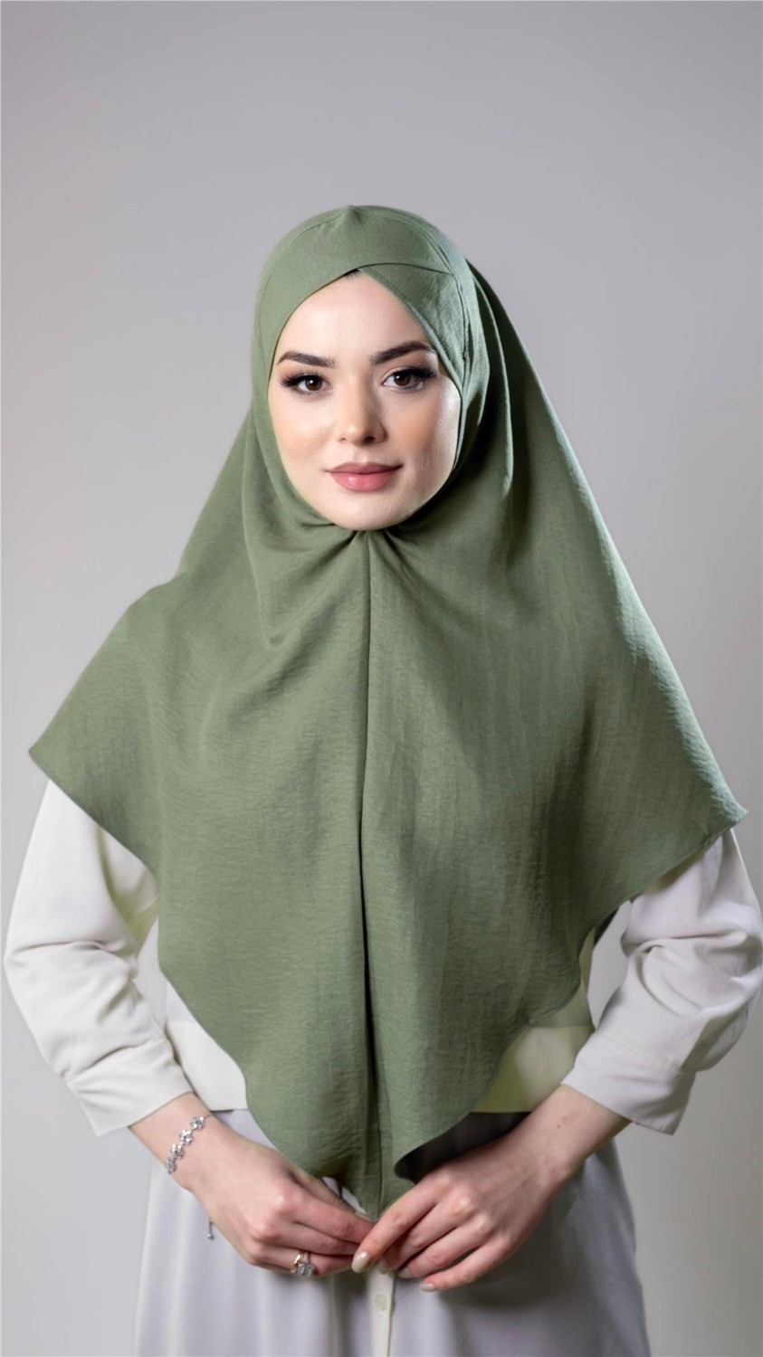 Hürrem Bone Bej Pratik Hazır Geçmeli Tesettür Eşarp Pamuk Caz Kumaş Tek Katlı Çapraz Hijab 2305_12