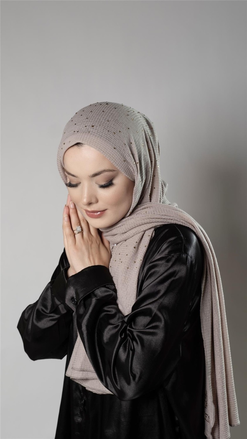 Hürrem Bone Bej Pratik Hazır Geçmeli Tesettür Şal Örme Kumaş Taş Desenli 2118T_12 görsel 3