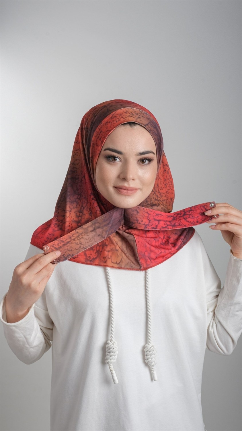 Hürrem Bone Kırmızı Pratik Hazır Geçmeli Tesettür Bone Sandy Kumaş Batik Desenli 2101D_31