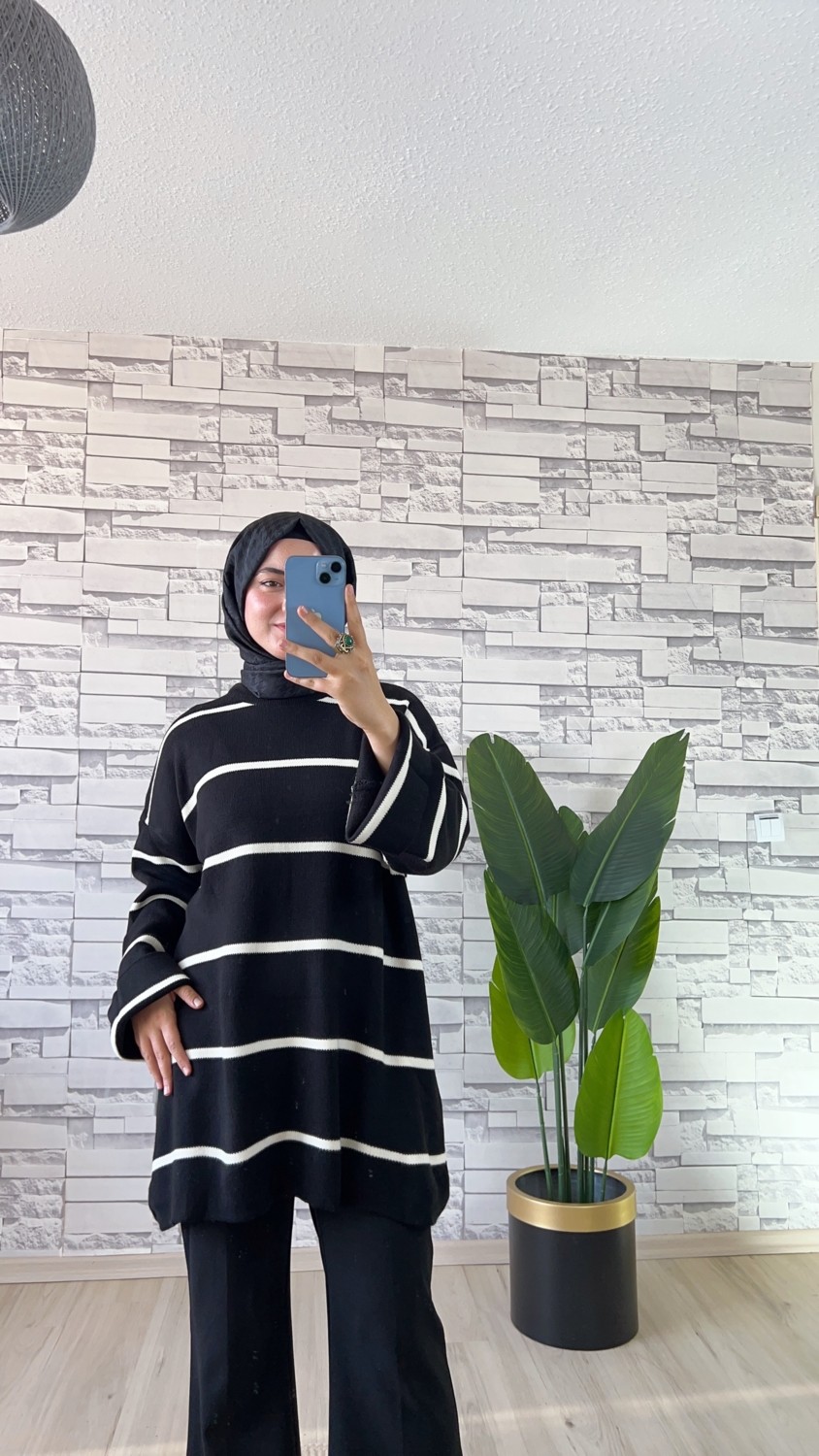 Merve Akyol Moda Çizgili Oversize Triko Kazak