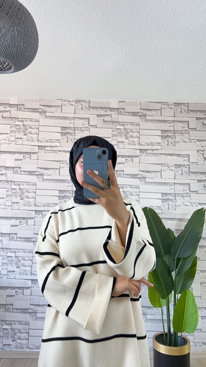 Merve Akyol Moda Çizgili Oversize Triko Kazak
