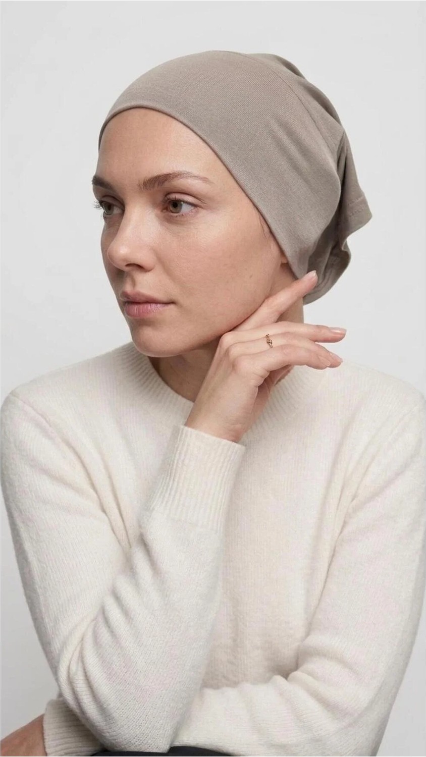 Flora Tekstil Önü Dikişsiz Hazır Pratik Geçmeli Düz Boru Bone görsel 3