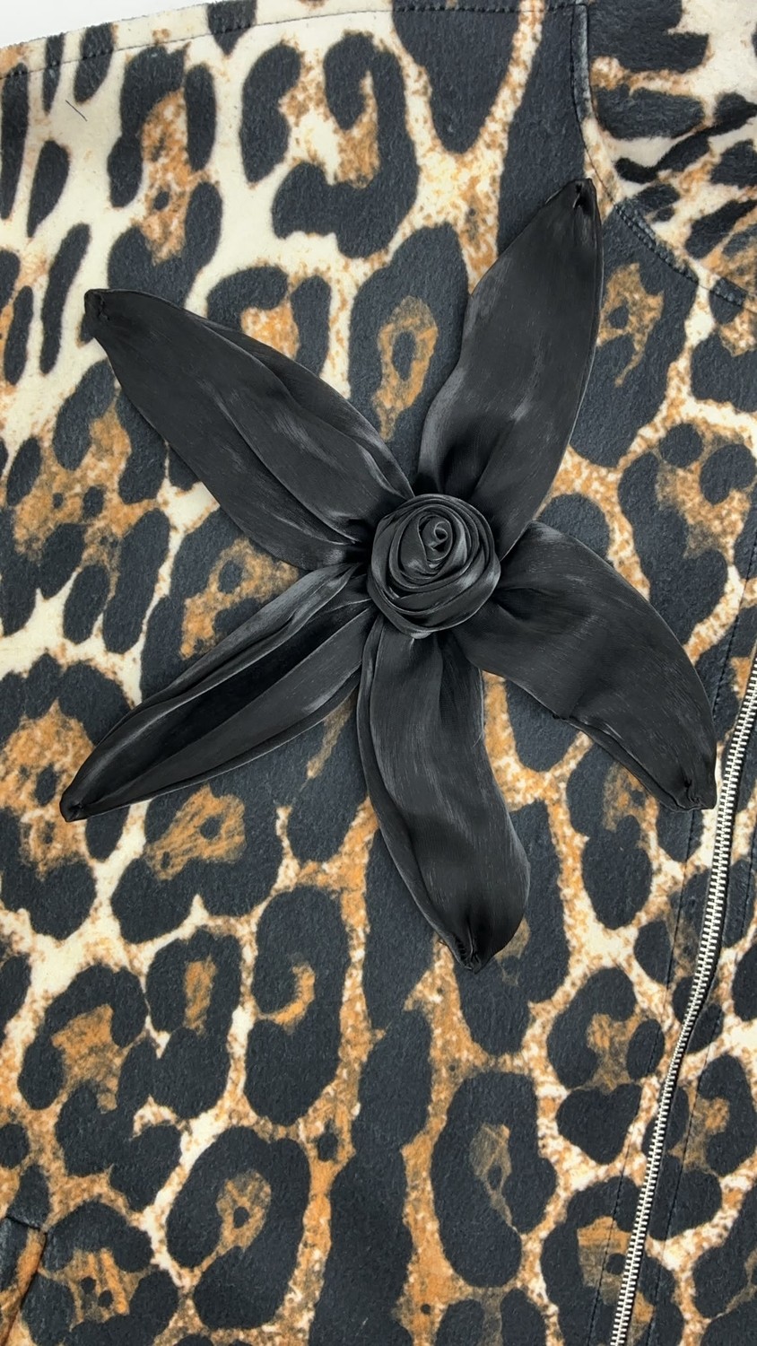 La Velina Büyük Beden Leopar Desenli Taş Yazı ve Çiçek Aplik Detaylı Fermuarlı Kadın Ceket görsel 5