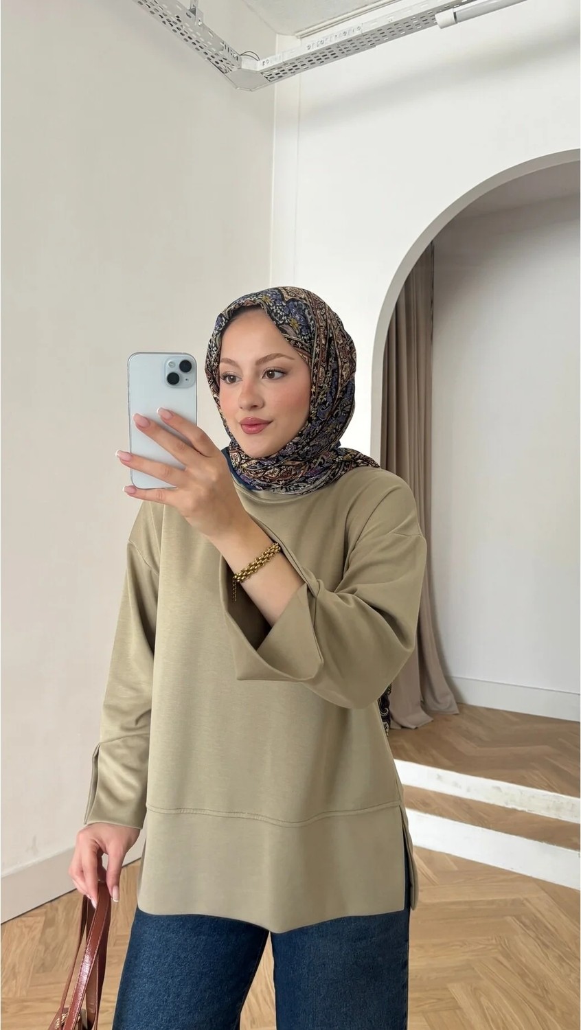 Quwiq Kadın Kolları ve Eteği Yırtmaç Detaylı Tesettür Tunik - Mürdüm