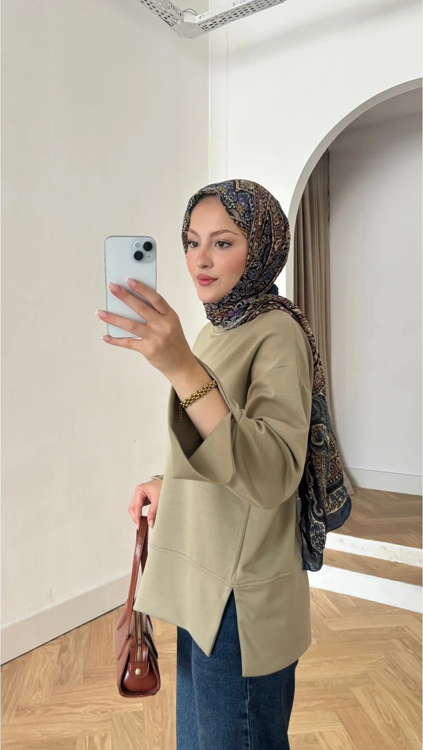 Quwiq Kadın Kolları ve Eteği Yırtmaç Detaylı Tesettür Tunik - Mürdüm görsel 3
