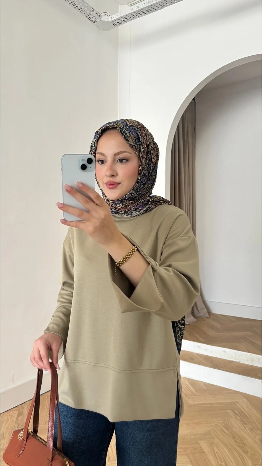 Quwiq Kadın Kolları ve Eteği Yırtmaç Detaylı Tesettür Tunik - Mürdüm görsel 5