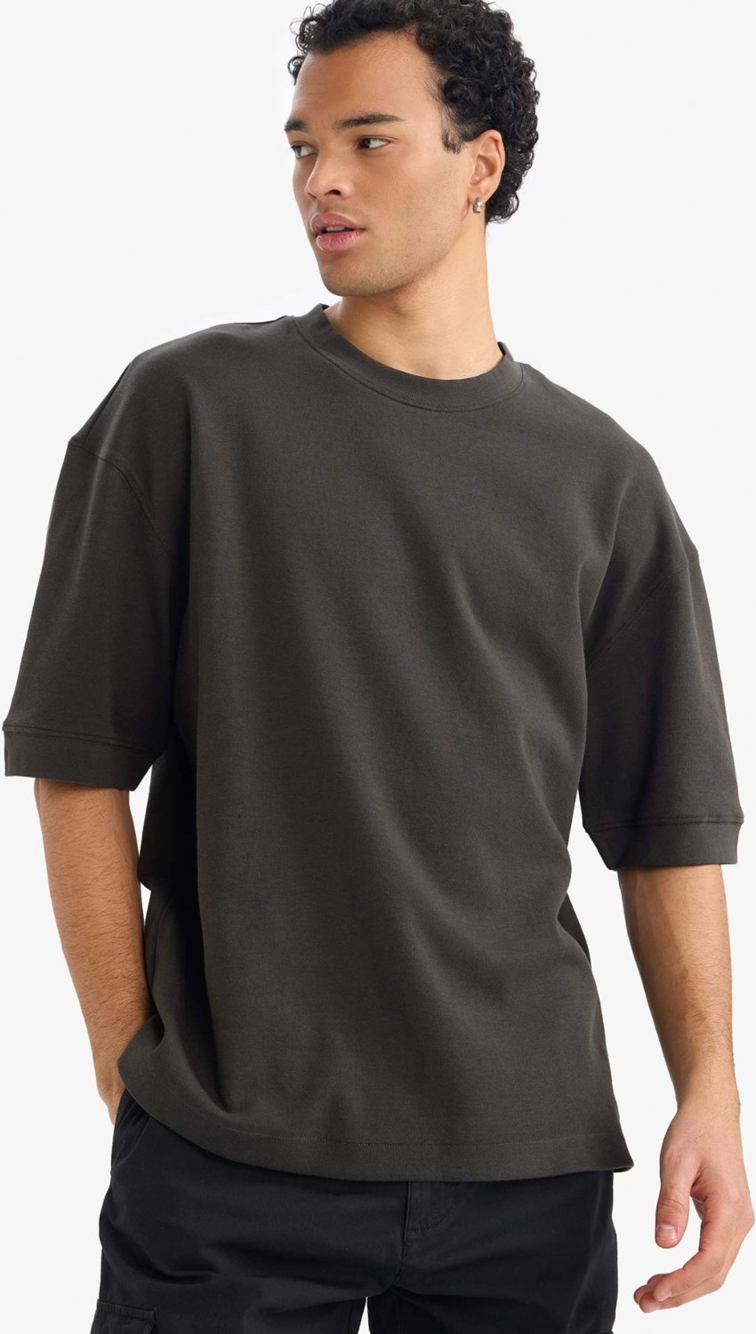 DeFacto Nefes Alabilir Loose Fit Bisiklet Yaka Kısa Kollu Ağır Kumaş Basic Tişört B4844AX26SP