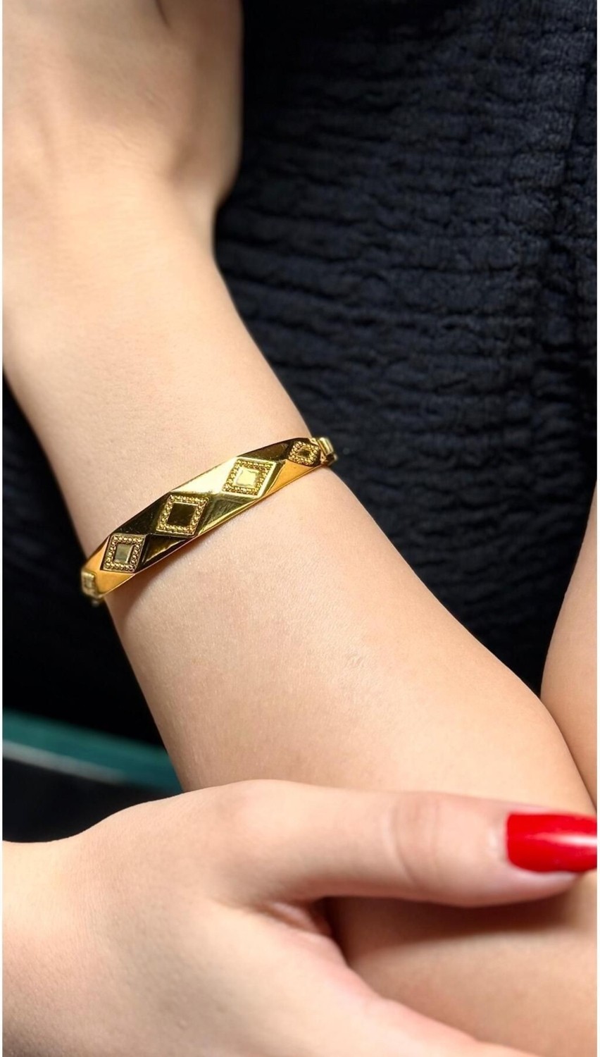 Kuyumcu Nurettin 17 gr (Gram) Elmas Desenli Kelepcee 22 Ayar Altın