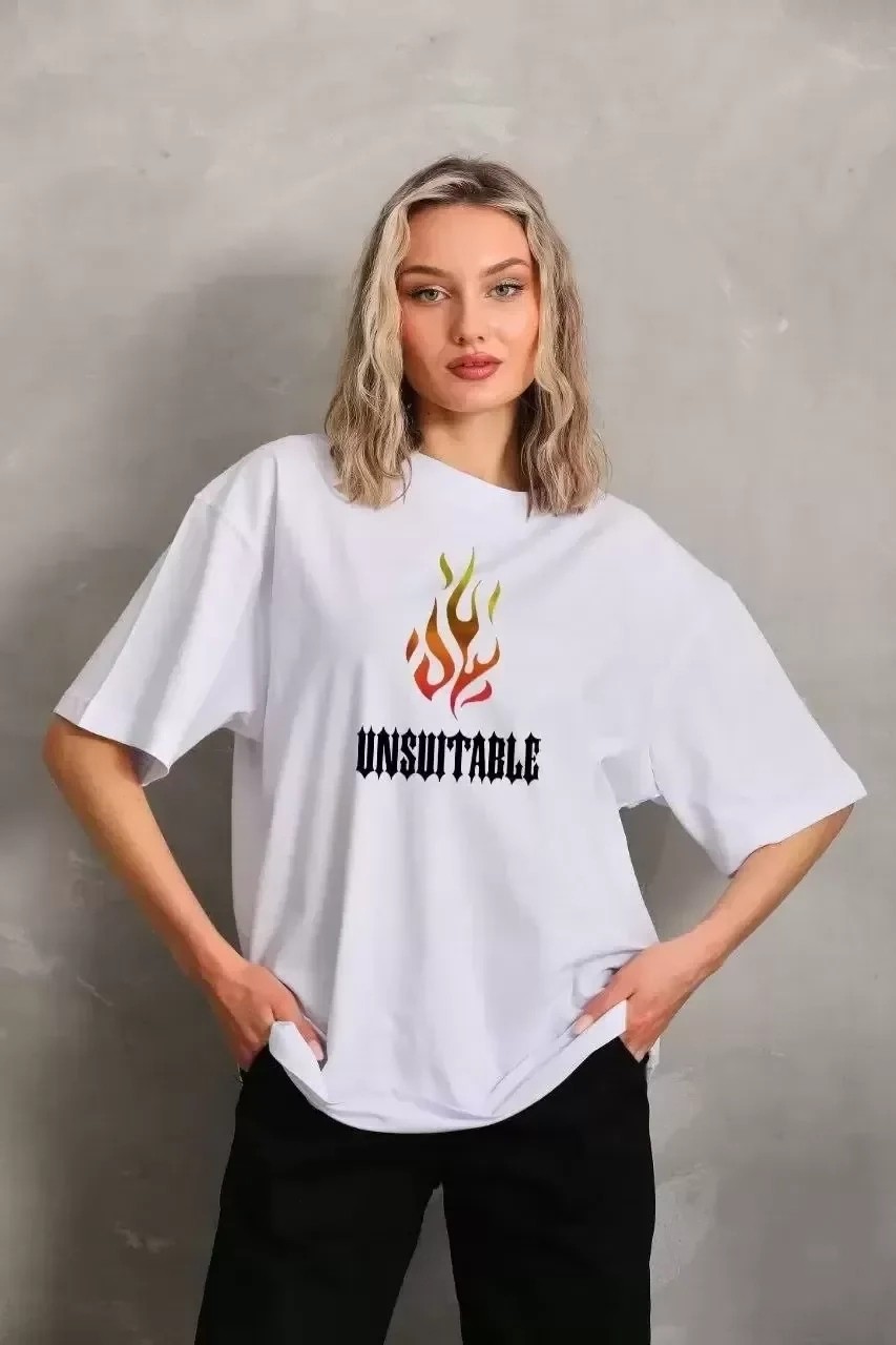 Tarz Yeri Kadın Baskılı T-Shirt Kısa Kol Bisiklet Yaka Oversize Rahat Kalıp Günlük Tişört - Beyaz