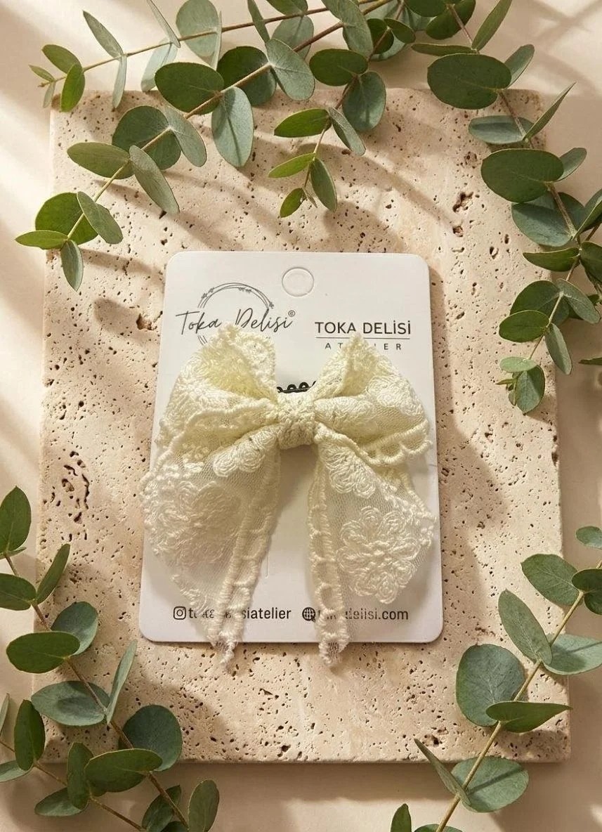 Toka Delisi Bebekler Için Krem Nakışlı Dantel Butik Saçsız Bebek Tokası El Yapımı görsel 2