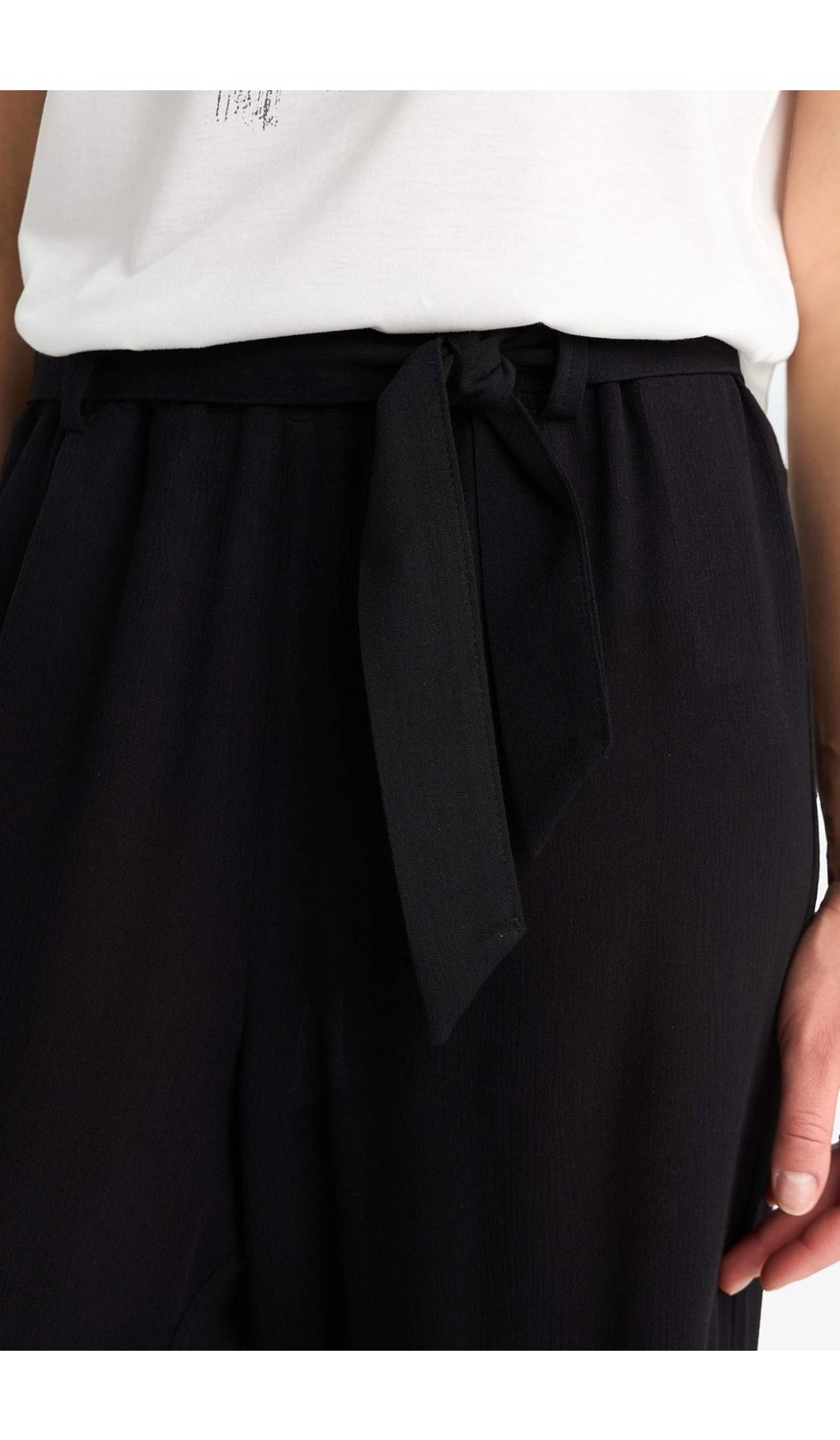 DeFacto Culotte Geniş Paça Krinkıl Viskon Pantolon C9565AX25SM görsel 5