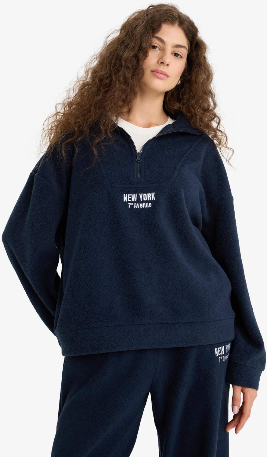 DeFacto Oversize Geniş Kalıp Dik Yaka Fermuarlı Baskılı Polar Sweatshirt Y2649AZ25WN görsel 4