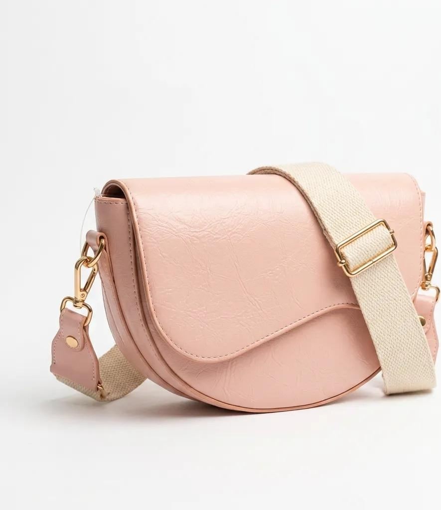 Ematcrt Soft Pembe Yumuşak Deri Gold Detaylı Tek Gözlü Kadın Omuz Çantası 23X15 cm - Lisinya görsel 4