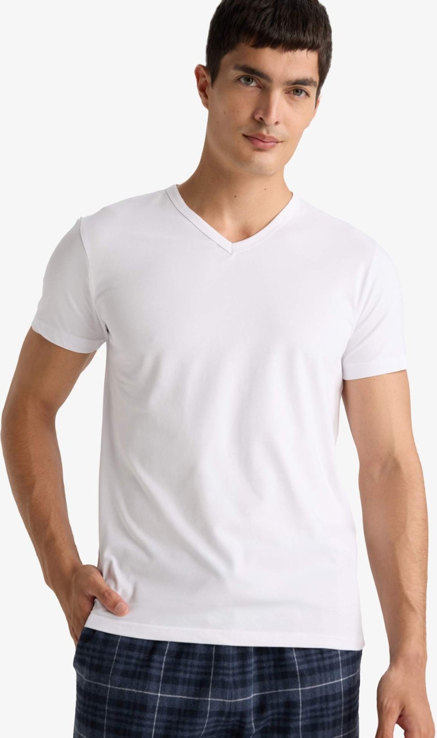 DeFacto Slim Fit V Yaka Tişört L4884AZ25AU görsel 3
