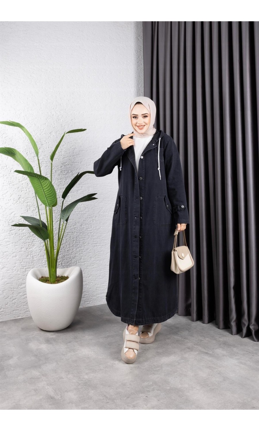 Harman Butik Kadın Cepli Gri Kapüşonlu Denim Trençkot Düğmeli Tasarım ile Modern ve Şık görsel 3