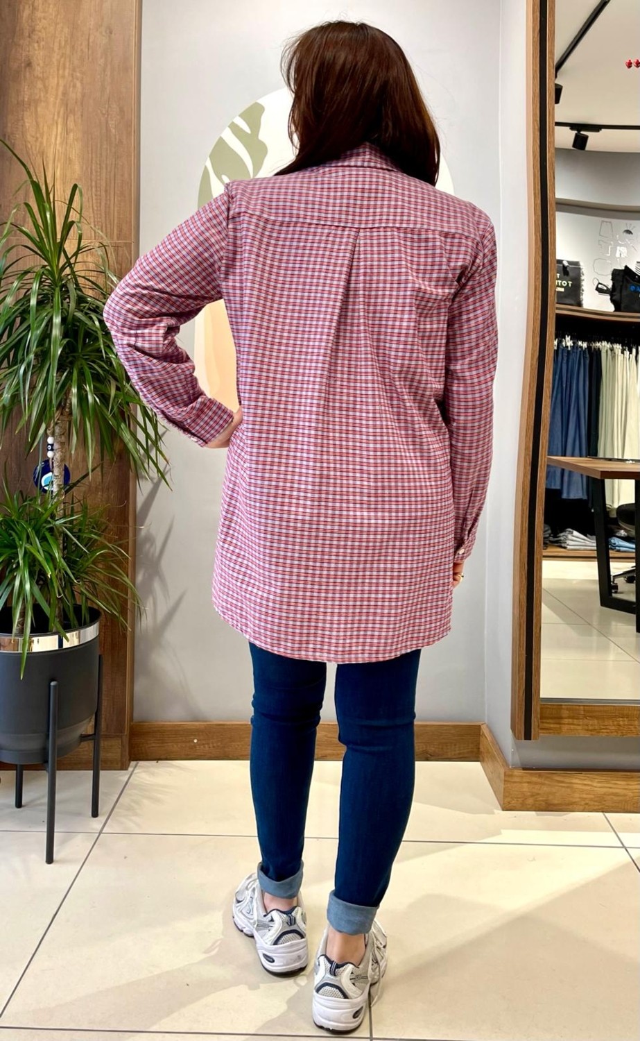 Arzu Özel Moda Atölyesi Oversize Geniş Kesim %100 Pamuk Kadın Kırmızı Piti Kare Tunik Gömlek. görsel 5