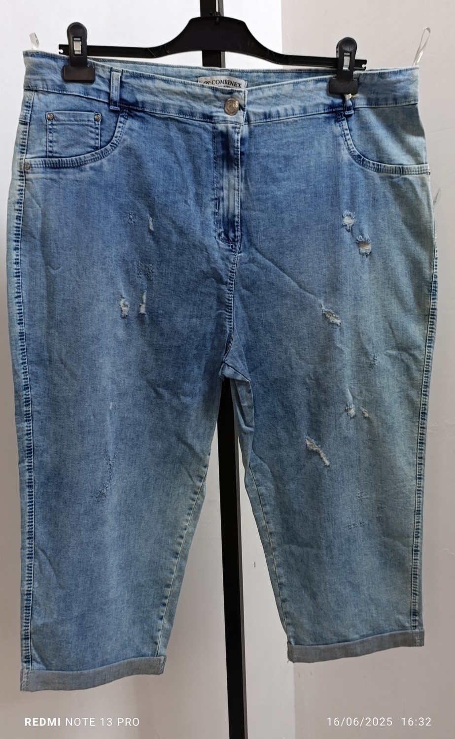 Akşen Giyim Büyük Beden Full Likralı Yüksek Belli Kar Yıkama Taşlanmış Yazlık Denim Kumaş Kapri