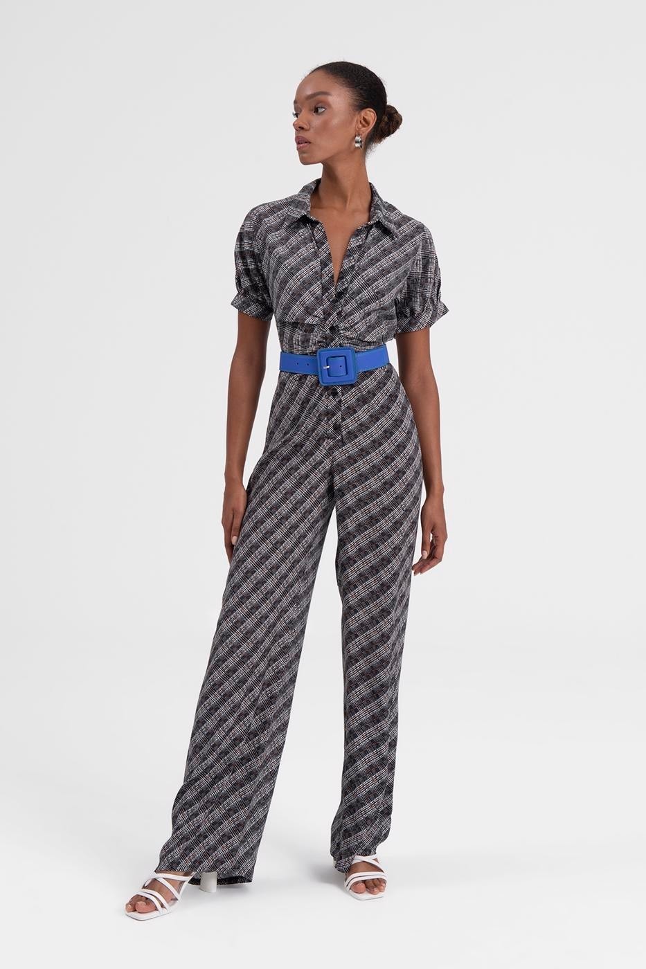 Moda Days Kadın Siyah Gömlek Yakalı Kısa Kollu Ekose Desenli Düğmeli Geniş Paça Tulum