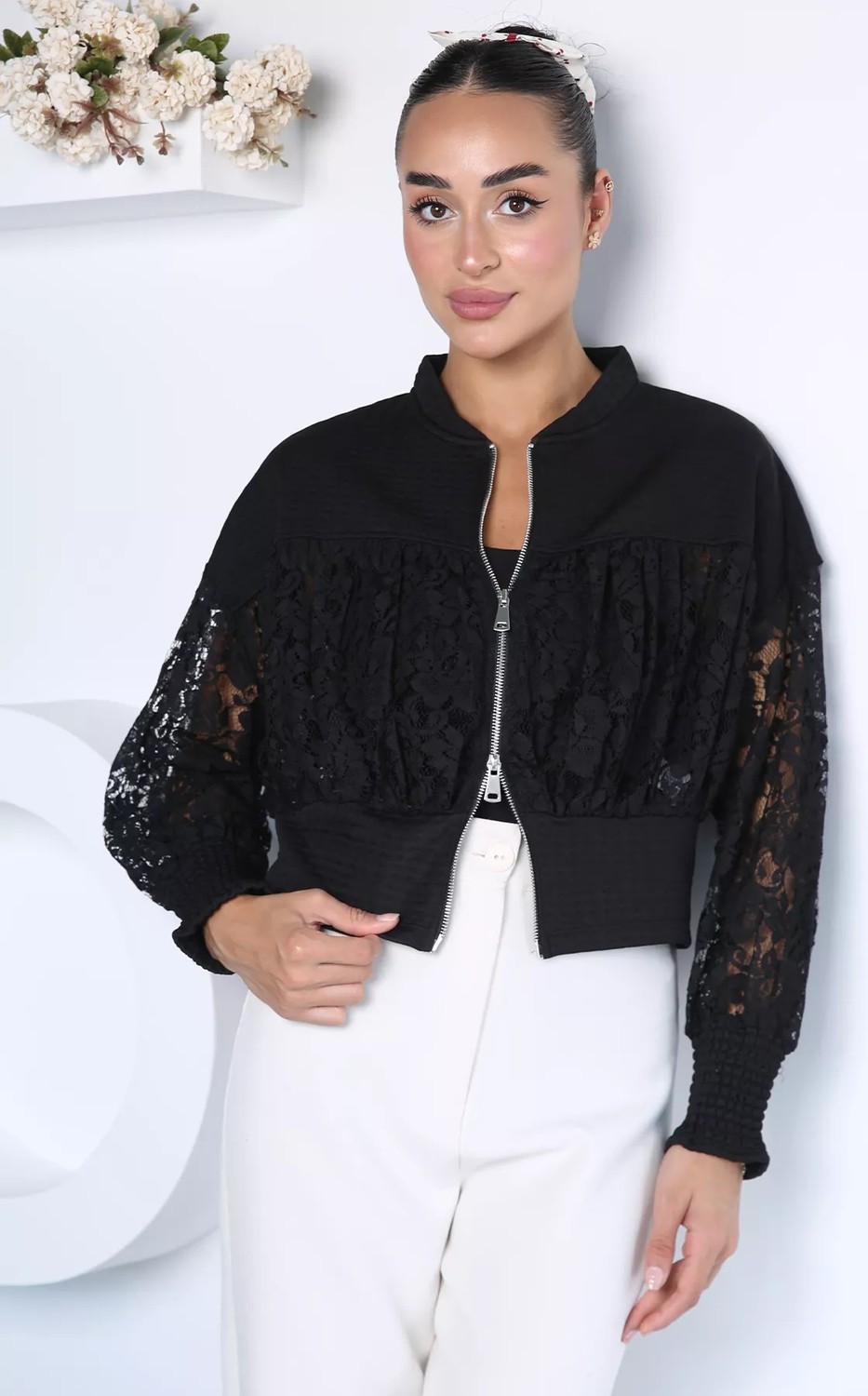 Gülseli Kadın Ön Fermuarlı Dantelli Crop Top Ceket P-00023040