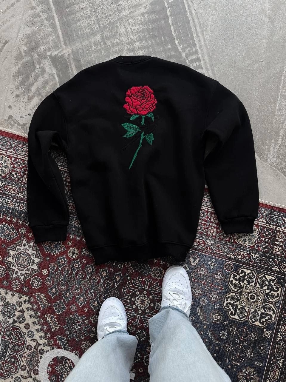 Tarz Yeri Kadın Oversize Kapüşonlu Cepli Gül Baskılı 3 Iplik Pamuklu Hoodie Sweatshirt - Siyah