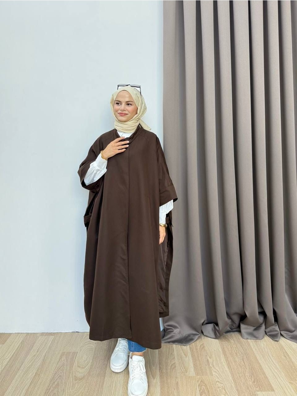 Esra Butik 🌸 Nil Kumaş 4 Renk Şık Panço | Siyah, Kahverengi, Taş, Lacivert -- Standart Beden görsel 8