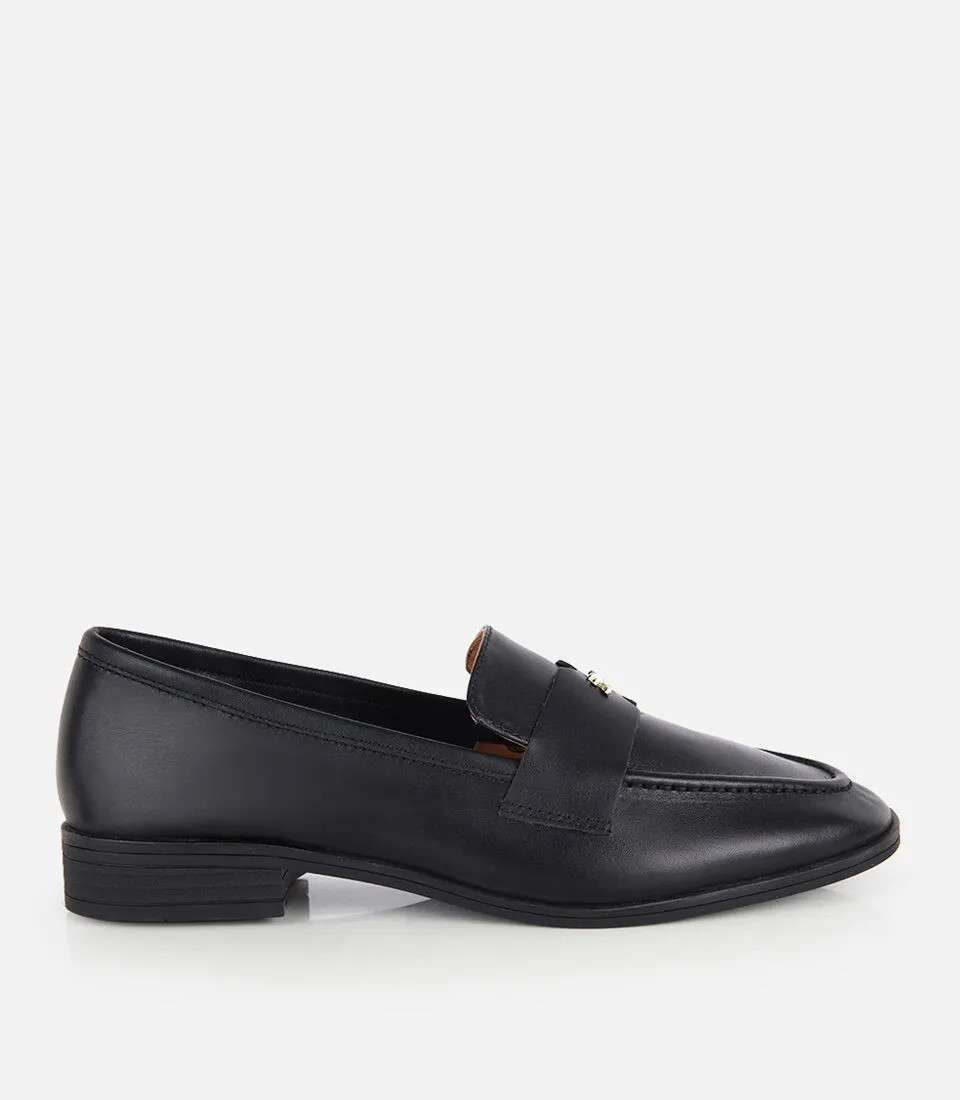 Hotiç 01AYH336090A100 KADIN Deri Siyah Toka Detaylı Klasik Loafer