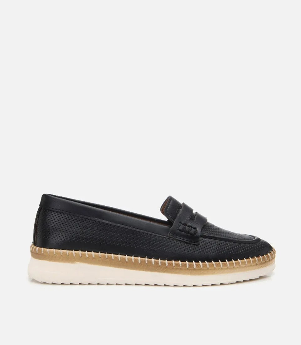 Hotiç 01AYY307900A100 KADIN Siyah Delikli Günlük Loafer