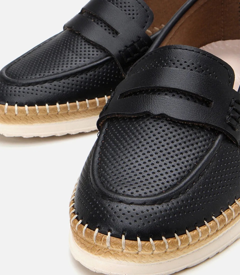 Hotiç 01AYY307900A100 KADIN Siyah Delikli Günlük Loafer görsel 3