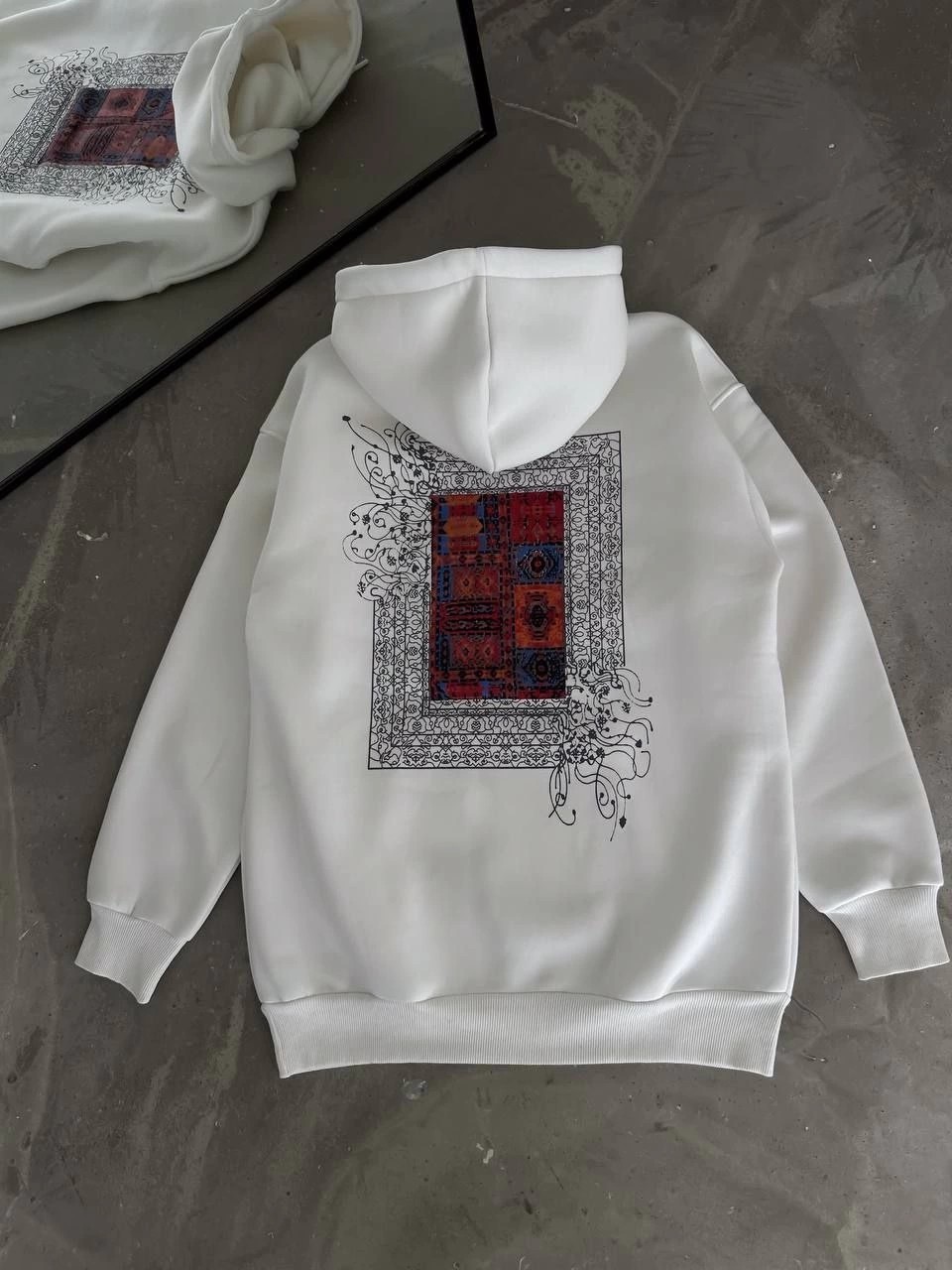 Tarz Yeri Kadın Kapüşonlu Kanguru Cepli Sweatshirt 3 Iplik Pamuklu Baskılı Hoodie - Beyaz görsel 5