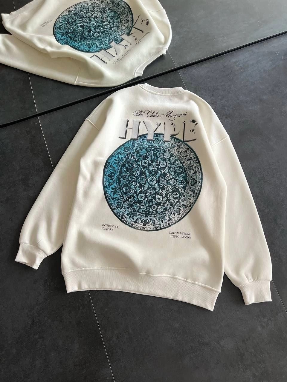 Tarz Yeri Kadın 3 Iplik Pamuklu Bisiklet Yaka Baskılı Sweatshirt - Beyaz görsel 4