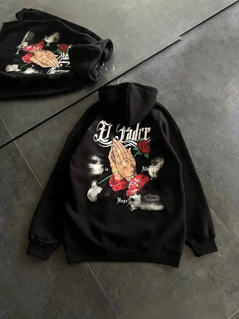 Tarz Yeri Kadın Oversize Kapüşonlu Cepli Baskılı 3 Iplik Pamuklu Hoodie Sweatshirt - Siyah görsel 3