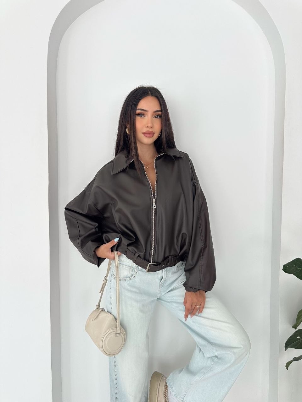 Boom Bester Kadın Siyah Oversize Suni Deri Bomber Mont | Kemer Detaylı Premium görsel 2