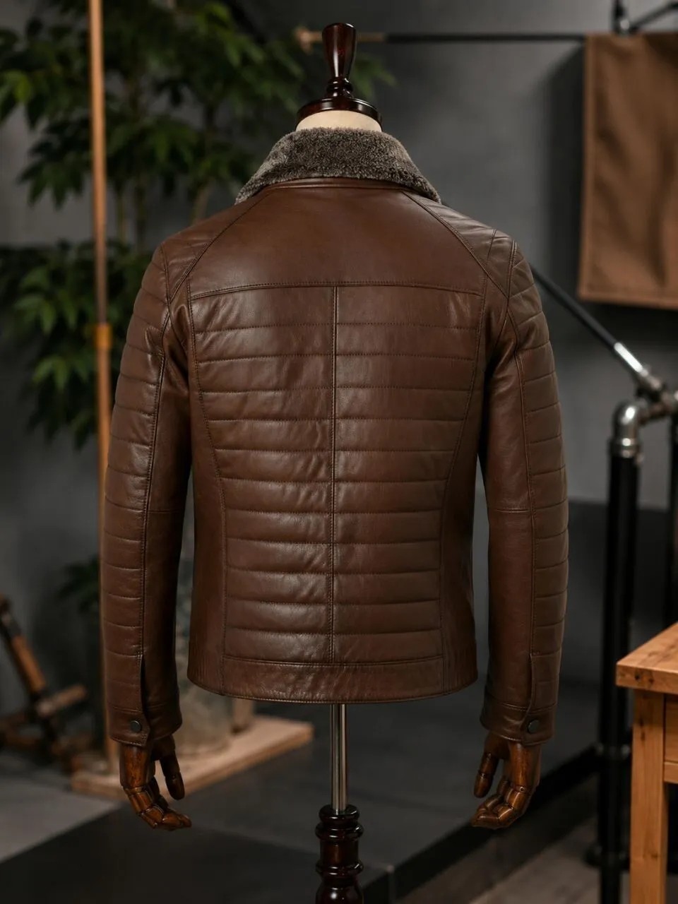 Moda Erkek Kahverengi Yakası Kürklü Fermuarlı Içi Astarlı Hakiki Deri Mont Ceket görsel 3