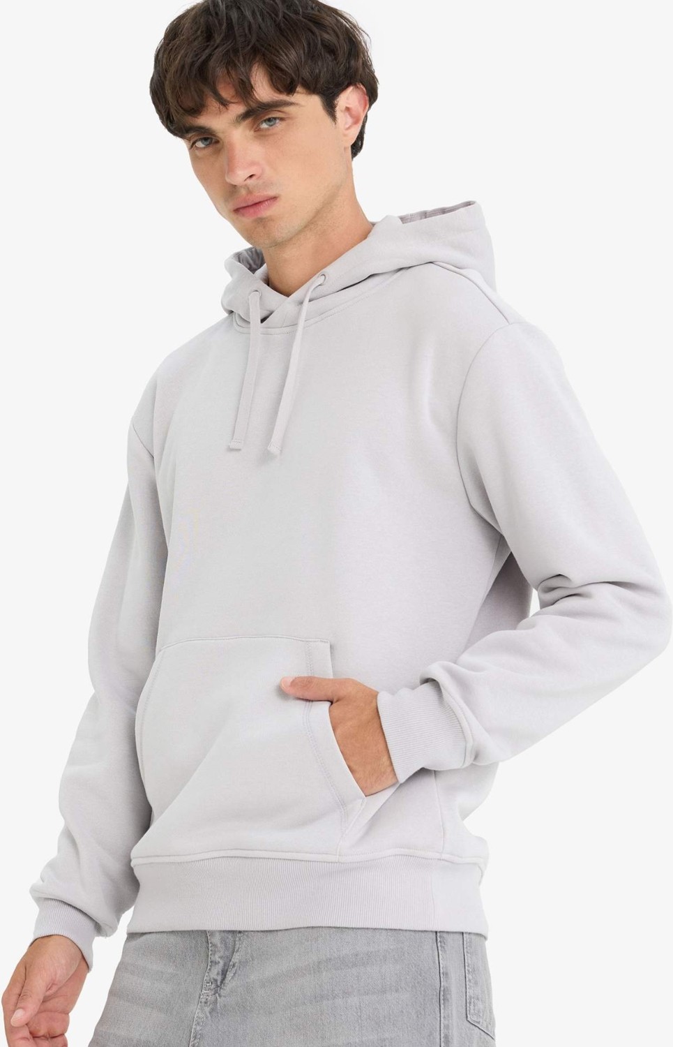 DeFacto Regular Fit Kapüşonlu İçi Yumuşak Tüylü Kanguru Cepli Basic Düz Sweatshirt X8283AZ25AU
