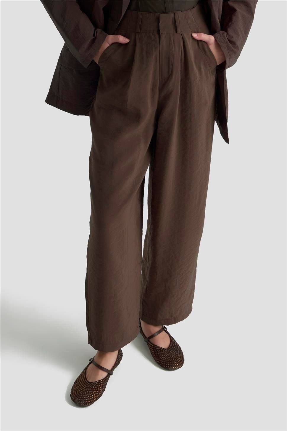Armine Beli Lastikli Pileli Pantolon 25KD9005 Kahverengi görsel 4