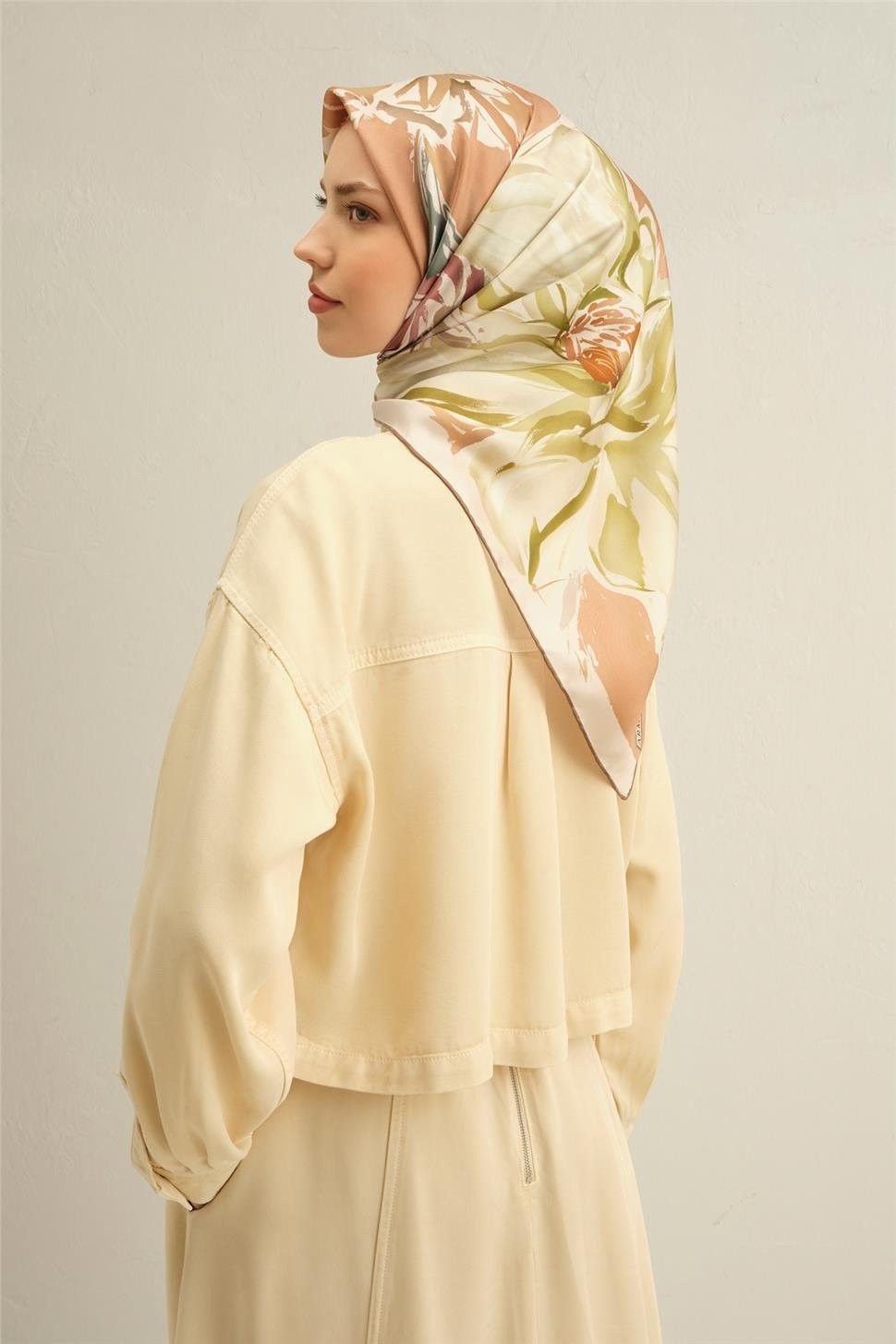 Armine Çiçek Desenli Saf İpek Sura Eşarp 9337D 04 görsel 3
